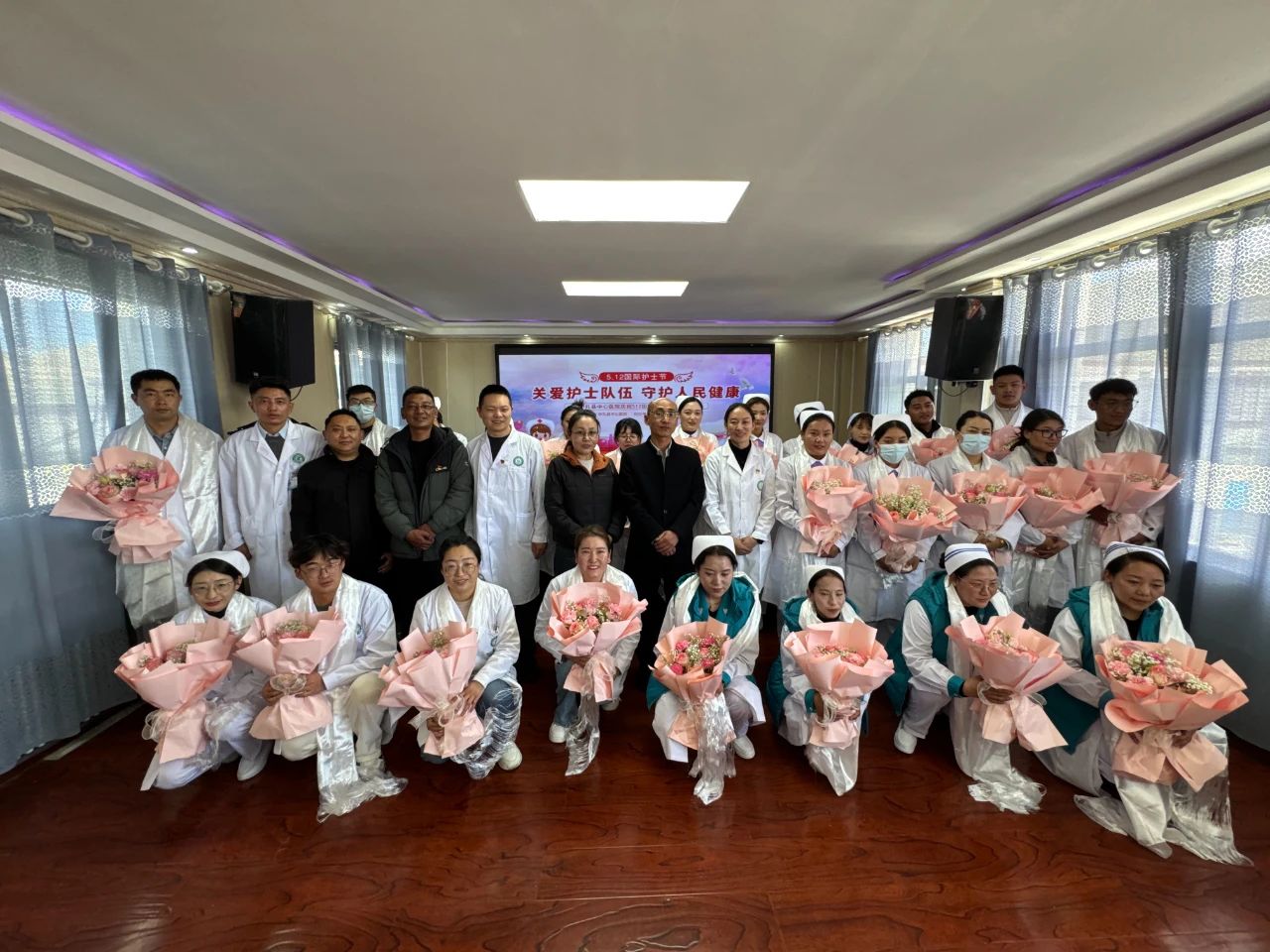 关爱护士队伍 守护人民健康——申扎县医共体庆祝第114个“5.12”护士节